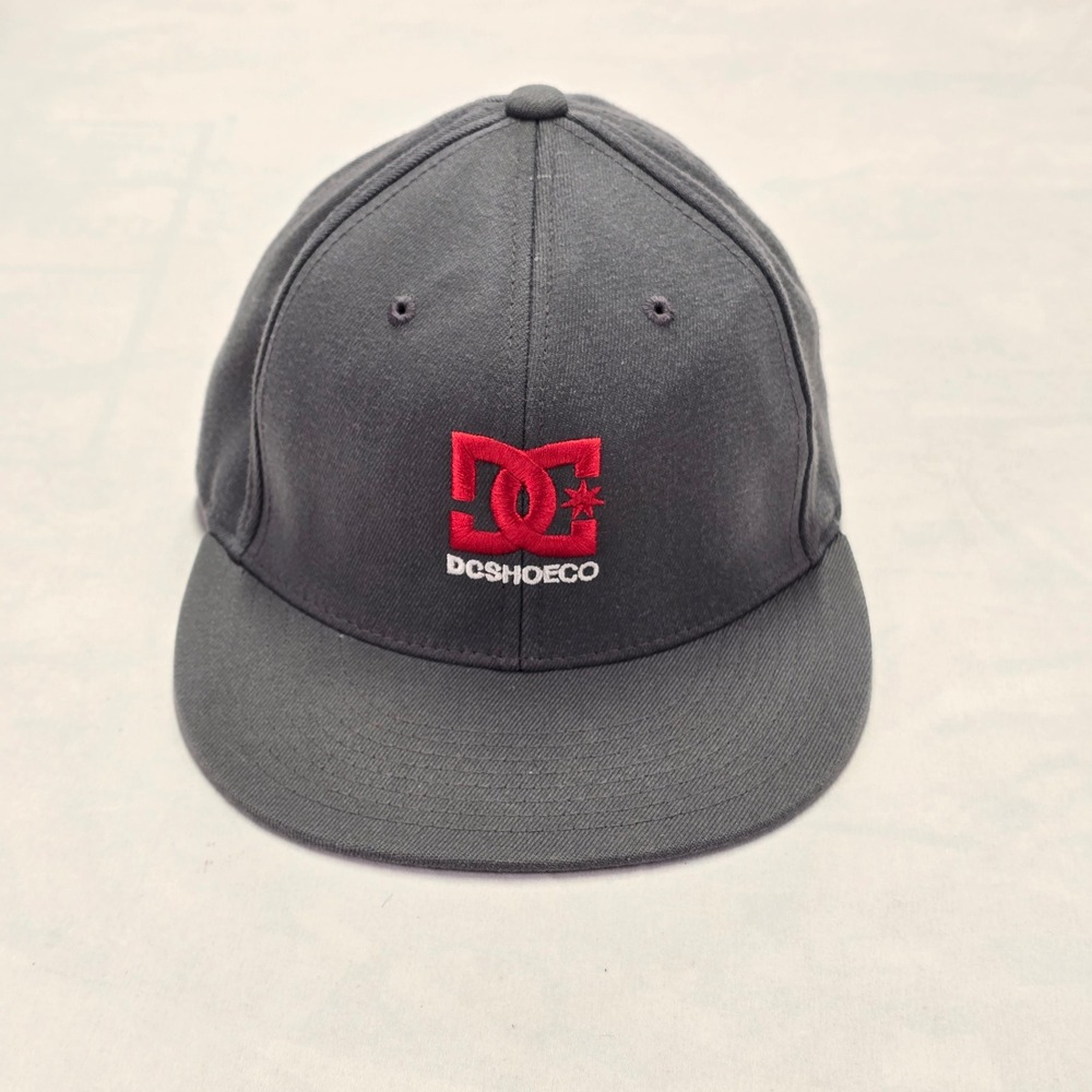 DC Shoes Co Mens‎ Grey Flat Brim Hat Flexfit L/XL Skater Skateboarding Cap